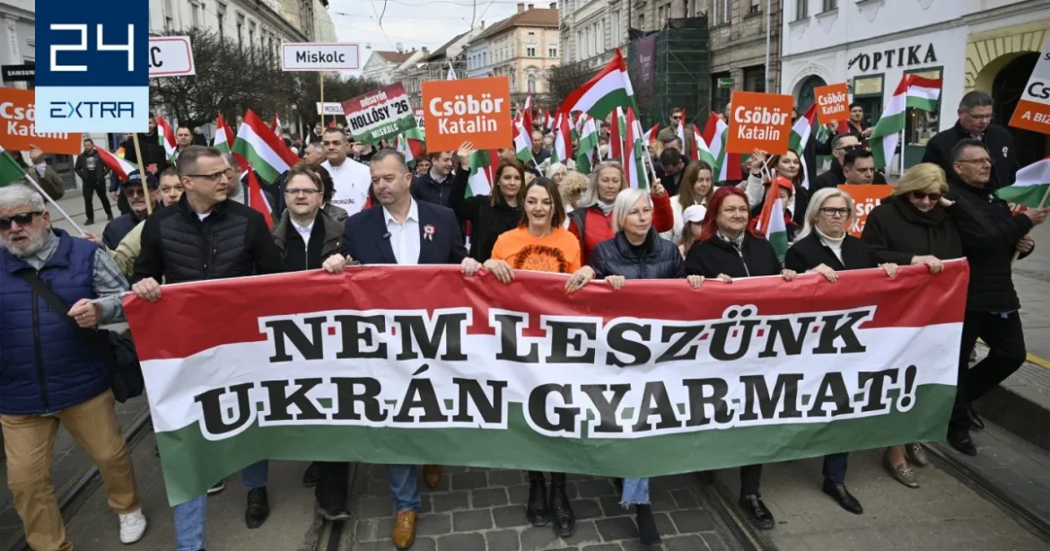 350 narancssárga széldzseki a csíksomlyói búcsú támogatásából