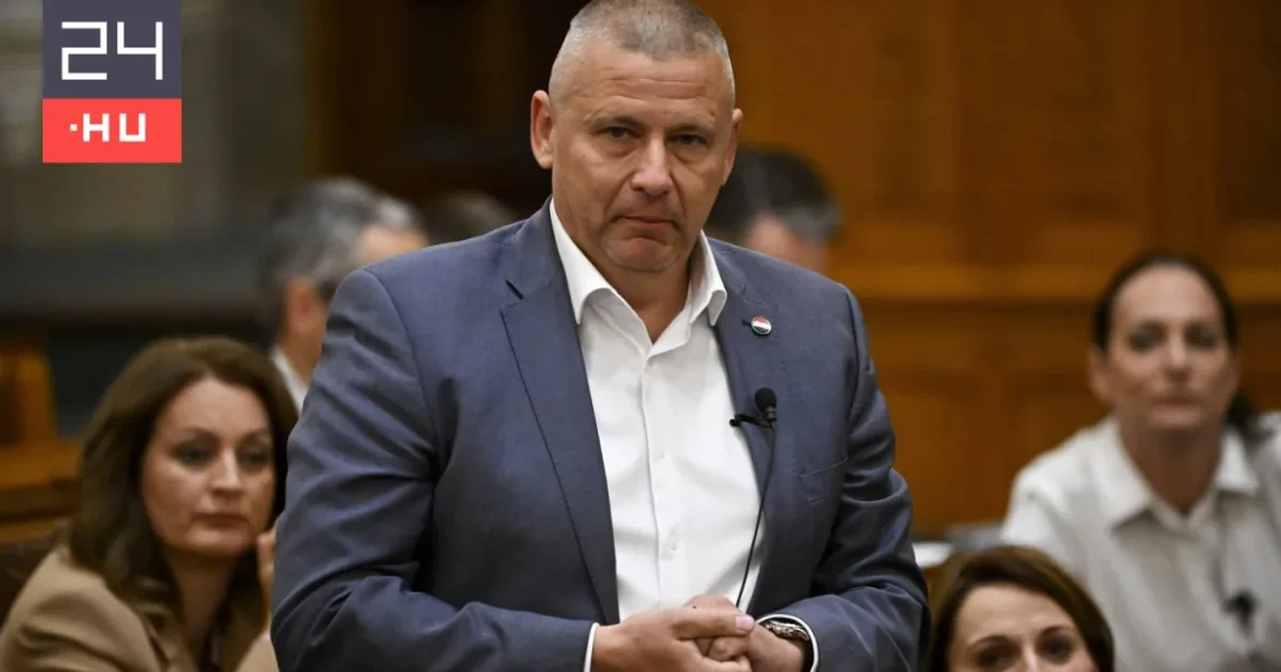 A kormány fontolgatja az uniós védelmi kölcsön felvételét