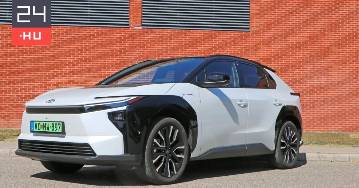 A Toyota megalkotta a villanyautók svájci bicskáját
