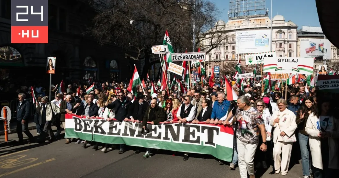 Ismét Békemenet október 23-án, vasárnap is tüntetnek Bayer Zsolték a Terror Háza előtt