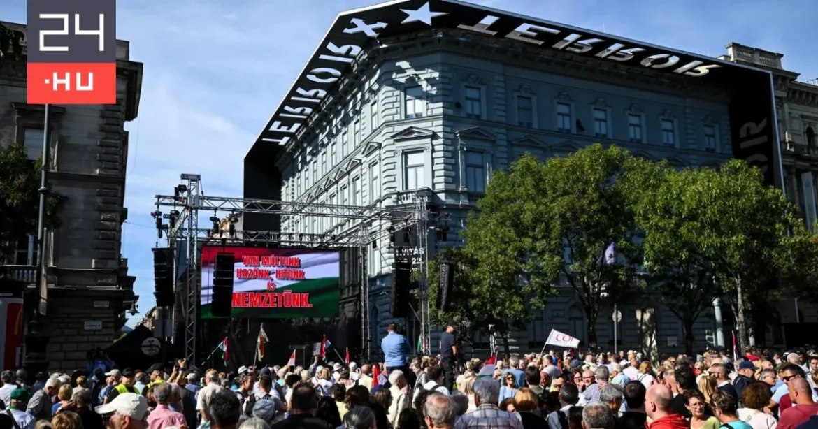Nagy Feró és Menczer Tamás is részt vesz a Terror Háza előtti tüntetésen