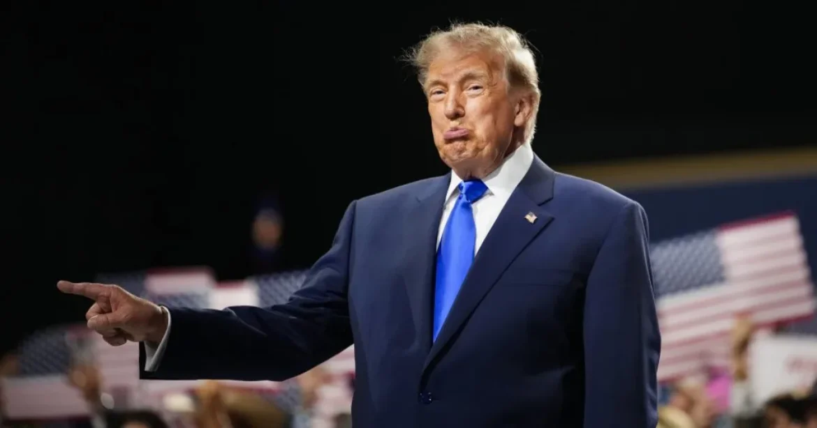 Trump beperelte a Fehér Házból kitiltott újságokat