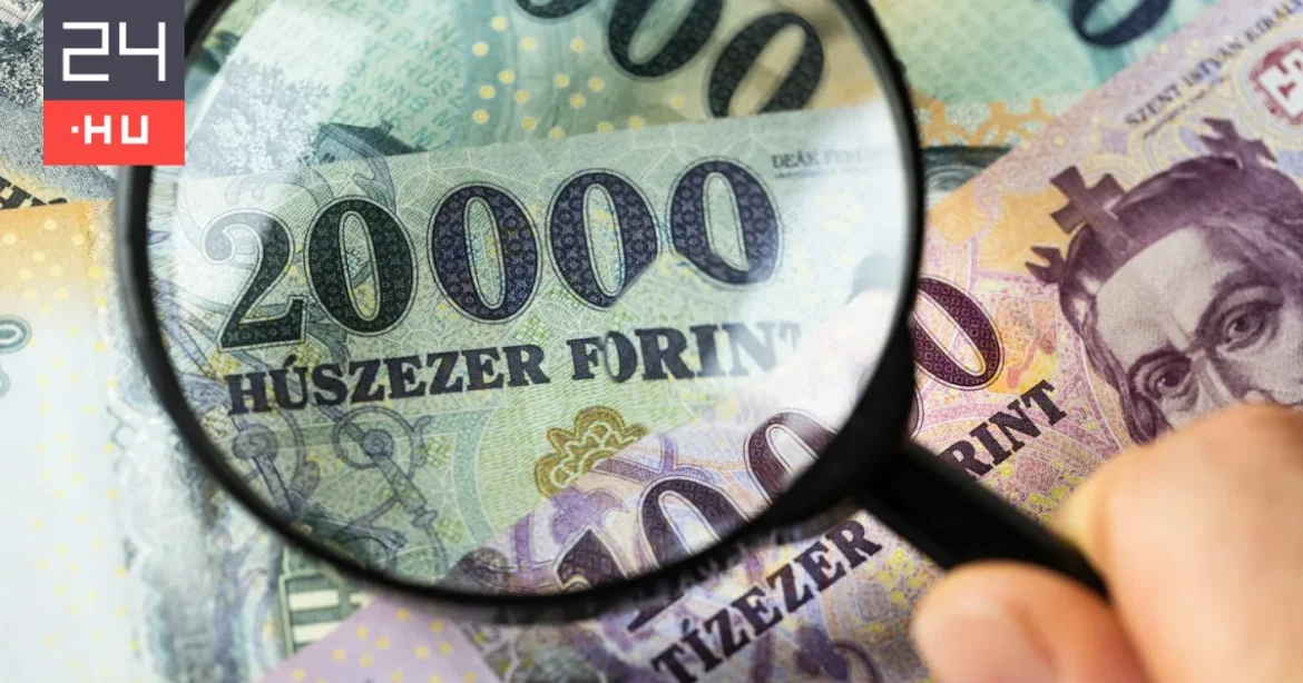 281 millió forintot kapott Komonczi egy munkatárs megtartására
