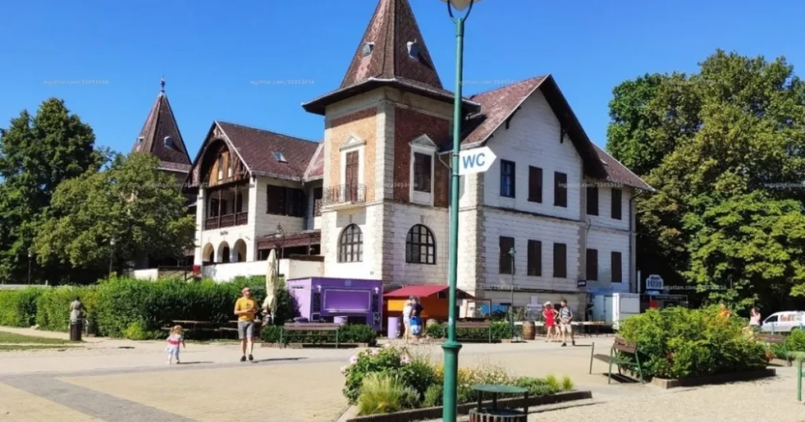 Eladásra kínálják a Balaton-part két legendás szállodáját