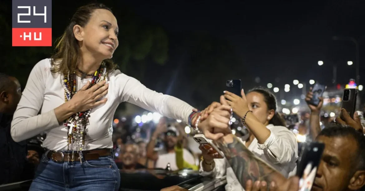 Ellenzéki vezető tért vissza Venezuelába, aki Trump elől vitte el a Nobel-békedíjat