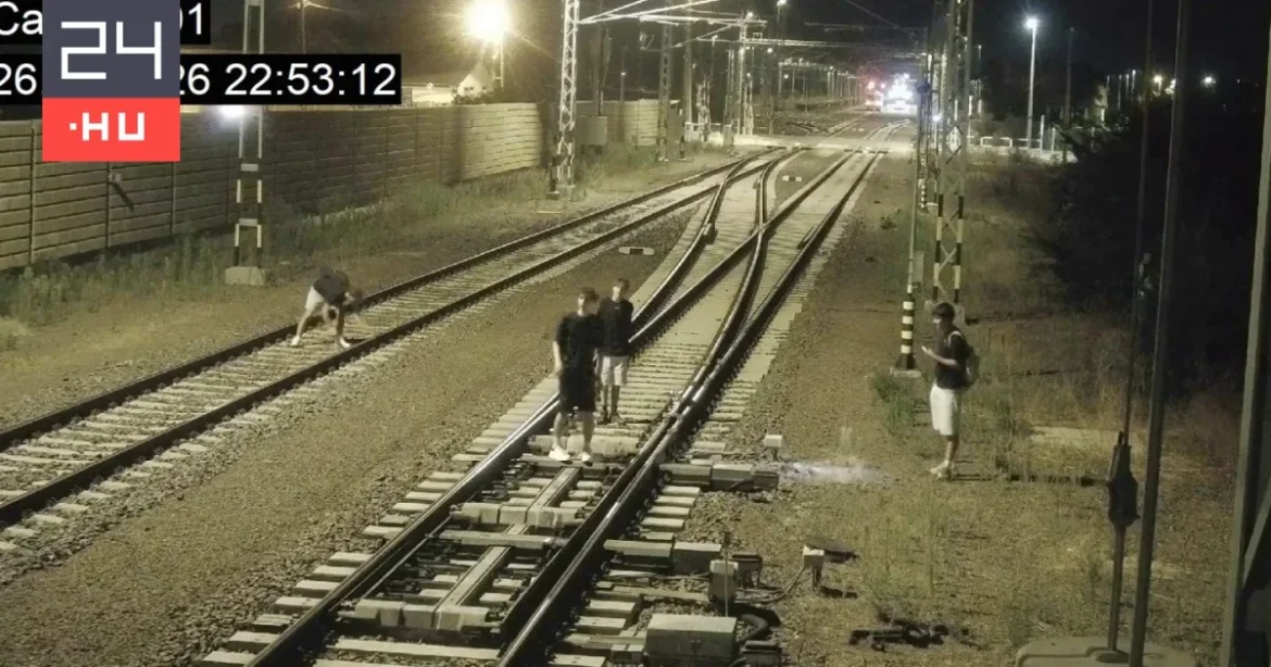 Fiatalokat keresnek, akik kövekkel tömtek el egy debreceni vasúti váltót