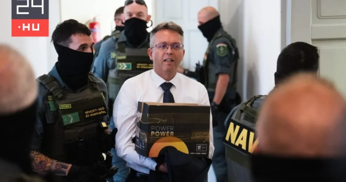 Hankó Balázs kérését elutasították, nem vágathatja saját fodrászával a haját