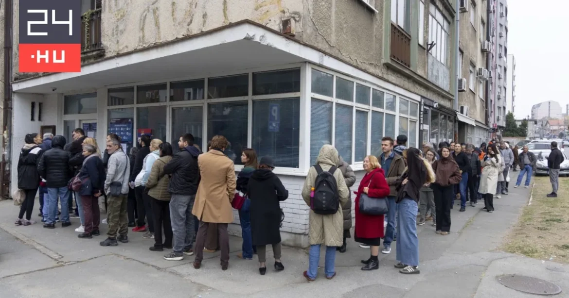 Kétharmadhoz közel a részvétel, súlyos vádak a szerbiai szavazás körül