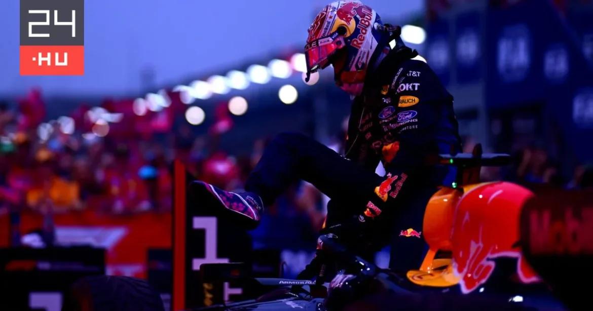Max Verstappen az élről rajtol Szingapúrban