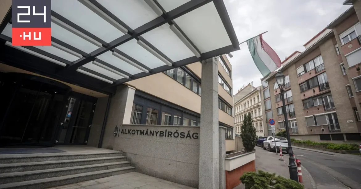 Megnyílt a pályázat: lehet jelentkezni Polt Péter posztjára