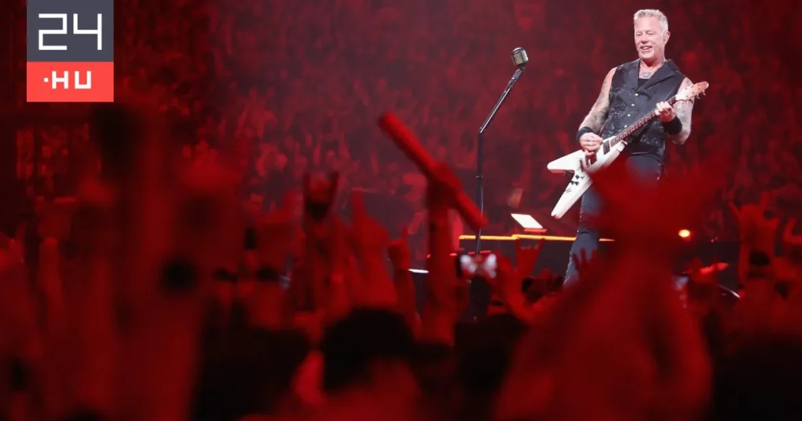 Nem kell a politikának a színpadon maradnia a Metallica frontembere szerint