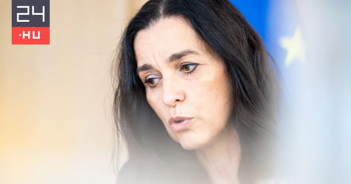 Orbán Anita kiállt Kerkez és Hidvéghi mellett