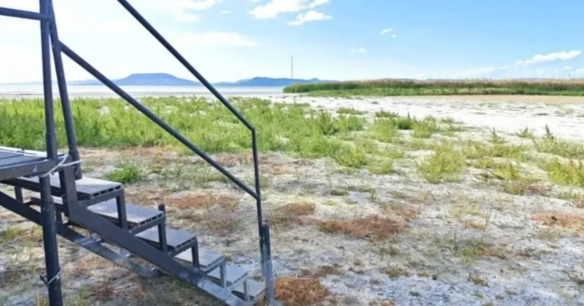 Súlyos vízhiány: 238 millió köbméterrel kevesebb víz a Balatonban