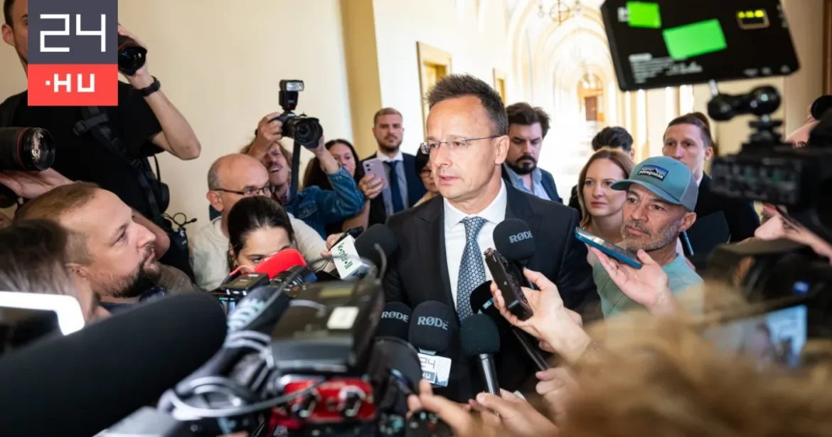 Szijjártó nyilatkozhat a Parlamentben, a Partizán meghívása elmarad