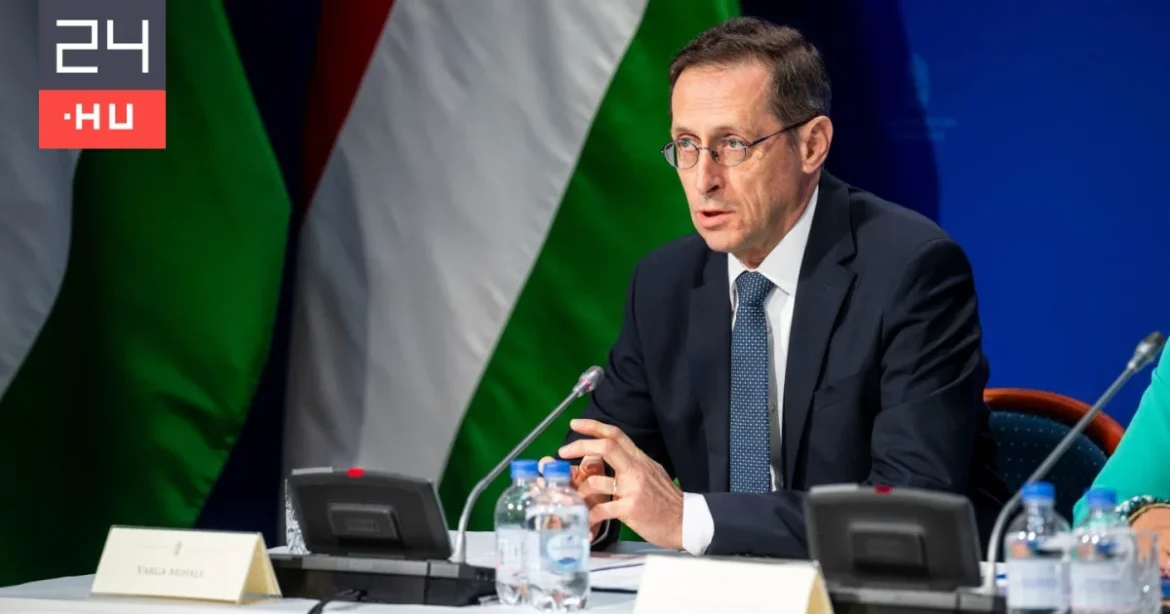 Varga Mihály az euróról: a kockázatokat is mérlegelni kell