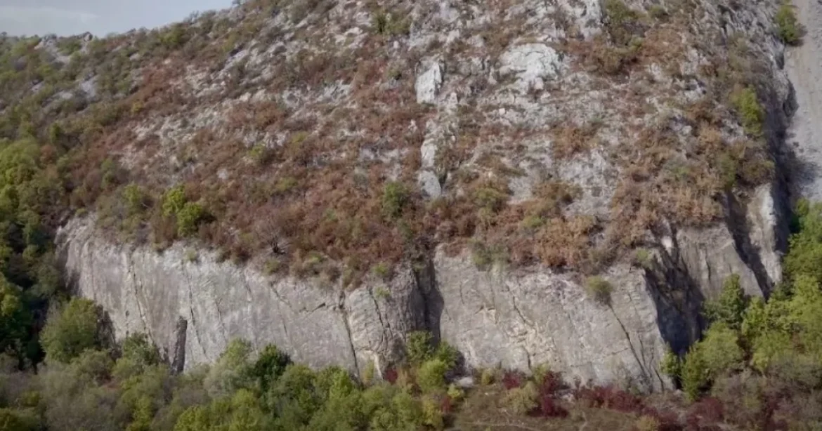 Via ferrata útvonal épül egy bükki sziklán